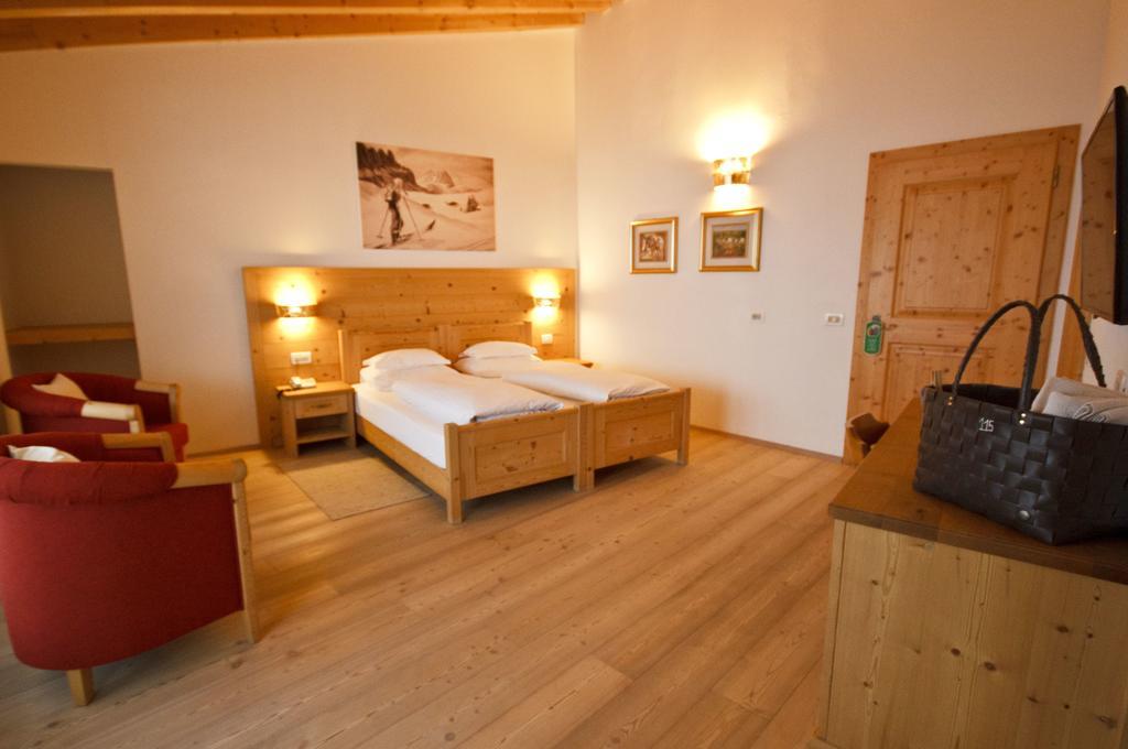 Hotel Gran Paradiso San Cassiano  Oda fotoğraf